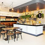 Ibis Отель 2*