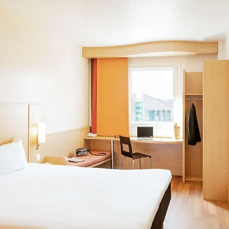 Отель Ibis 2*
