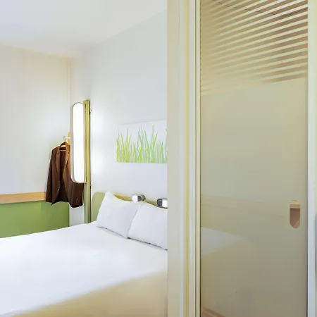 Ibis 2* オビエド