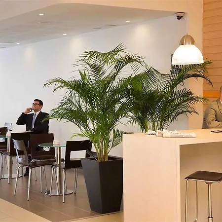 ホテル Ibis オビエド