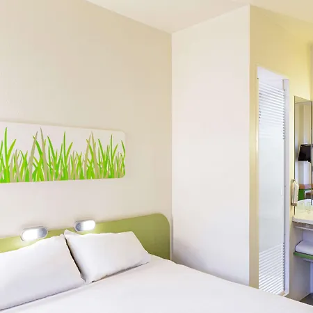 Отель Ibis 2*