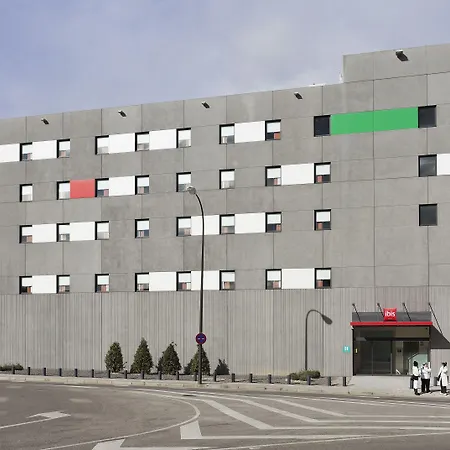 Ibis Hotel 2*