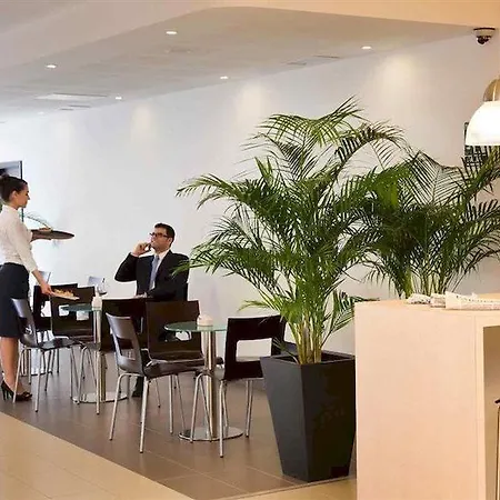 Ibis Отель