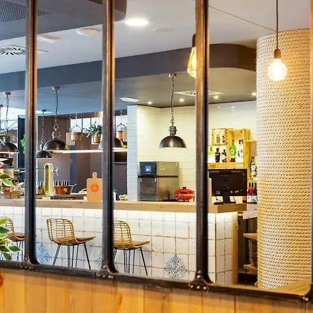 ホテル Ibis オビエド